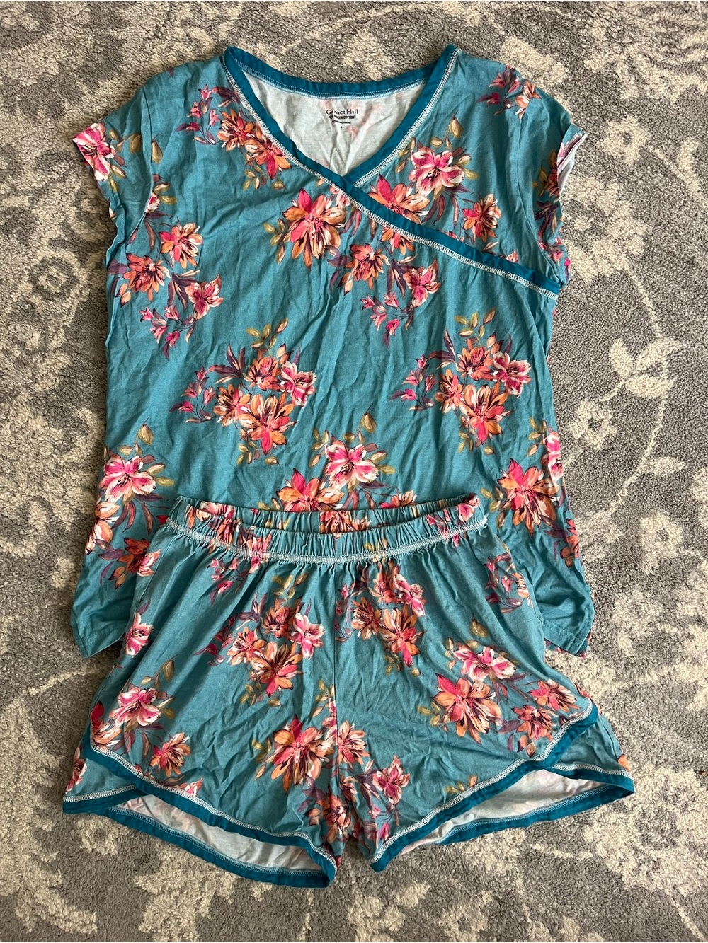 Garnet Hill Women’s PJ set - Picture 2 of 6